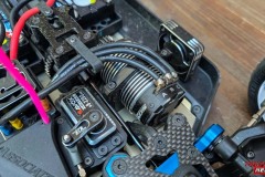 Chassisfokus-Asso-RC8B41e-Aaron-Roenick-0011