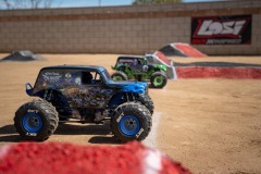 LOS04028T2-Action-01_susxvi