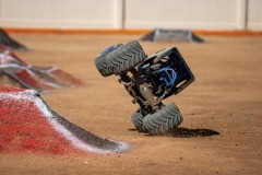 LOS04028T2-Action-11_dmofjp