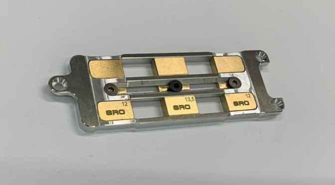 SRC RX8 Dinamic Battery Stand Alu 5mm + Set 3 Brass (3)