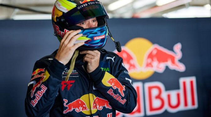 Carrera startete in Portimao als offizieller Team-Partner von  Red Bull AlphaTauri AF Corse in der DTM 2022
