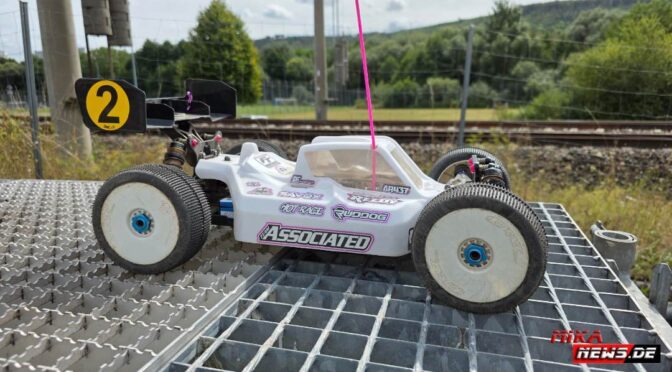 Chassisfokus Asso RC8B4.2 – Aaron Rönick
